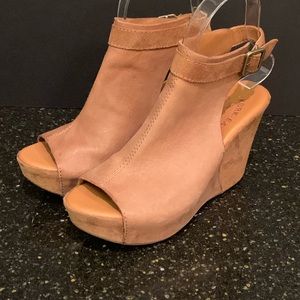 Kork Ease Berit Wedge Sandal in Bison Tan